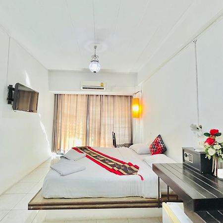 Sea Beach Paradise Patong Extérieur photo