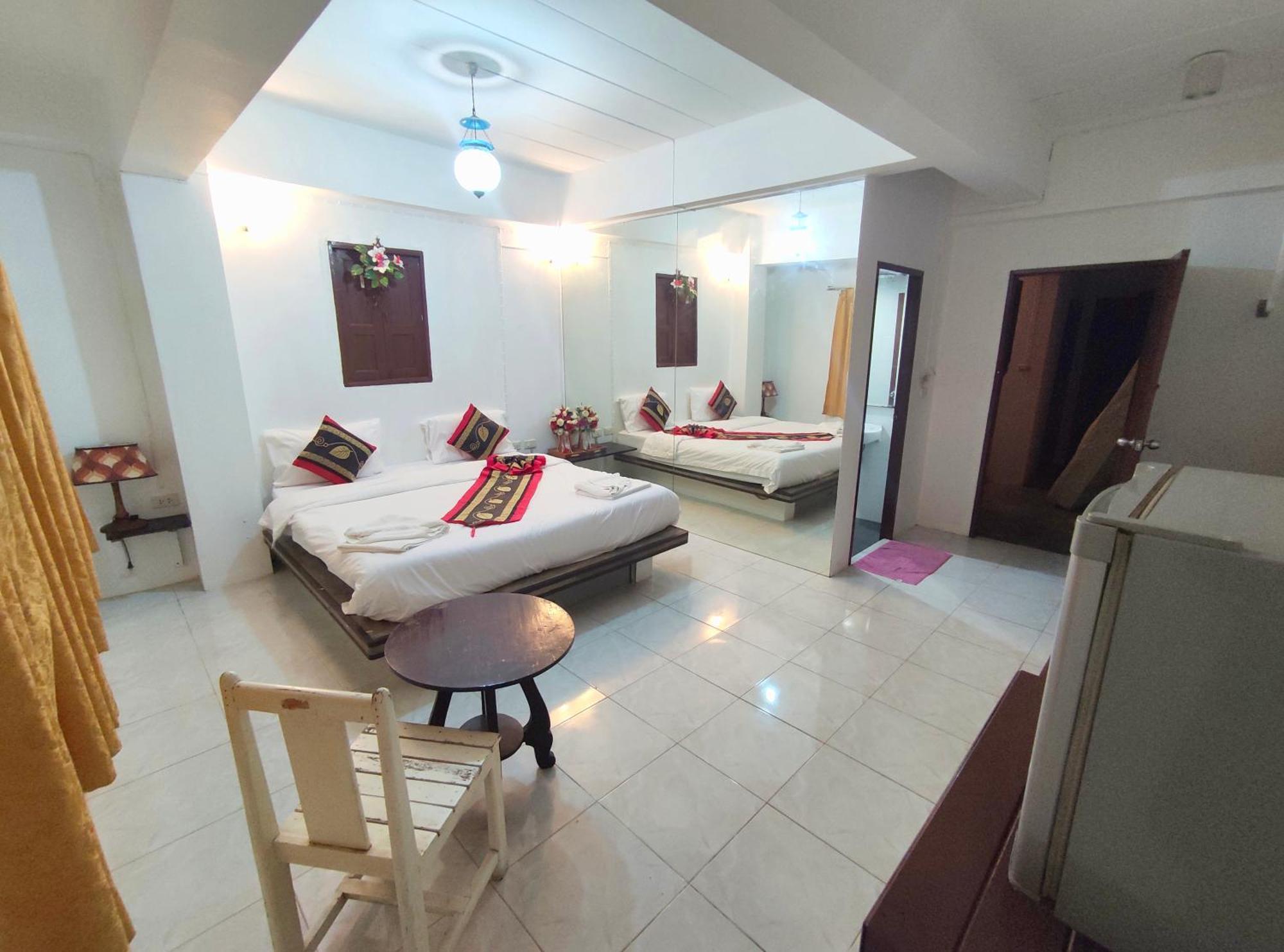 Sea Beach Paradise Patong Extérieur photo