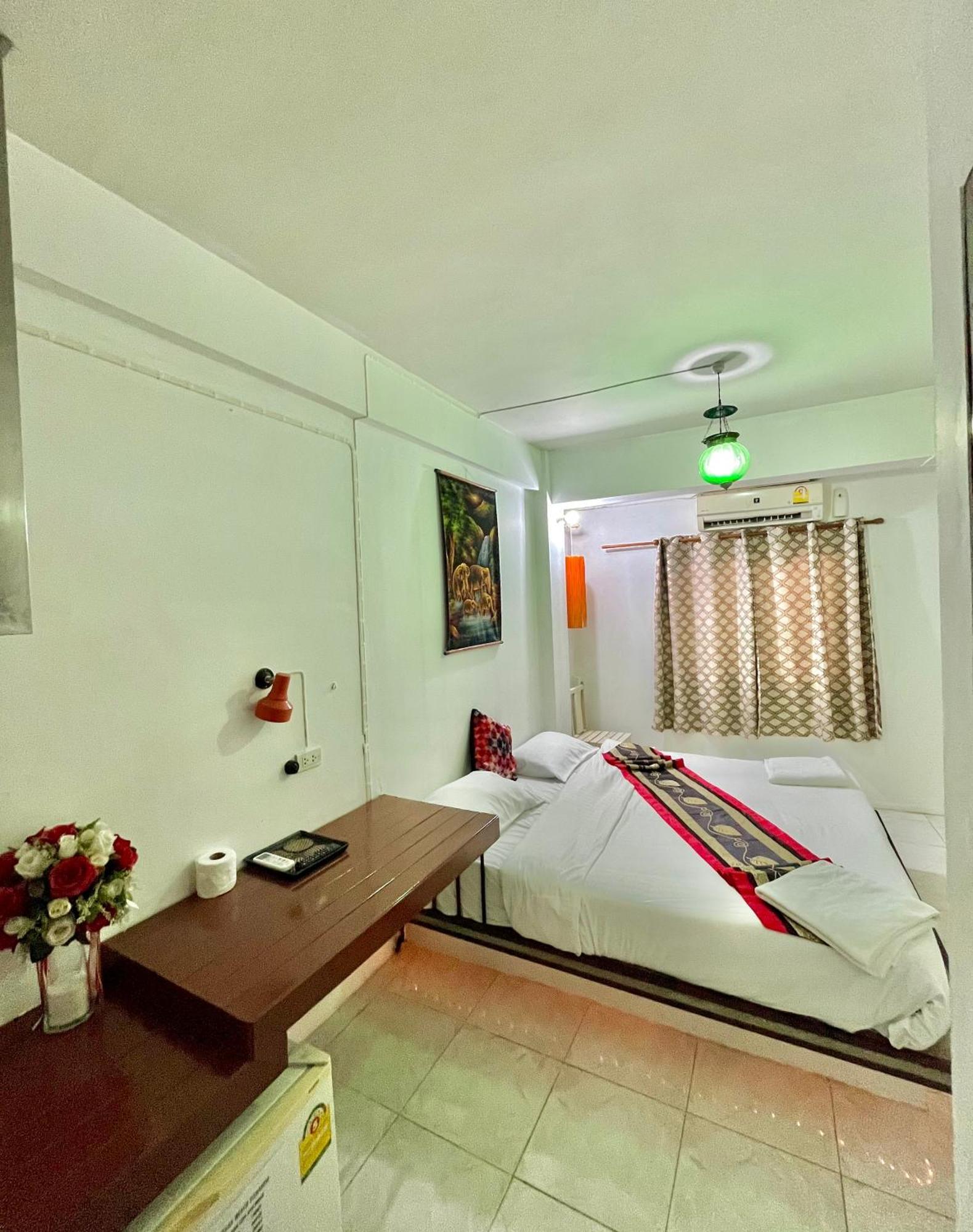 Sea Beach Paradise Patong Extérieur photo